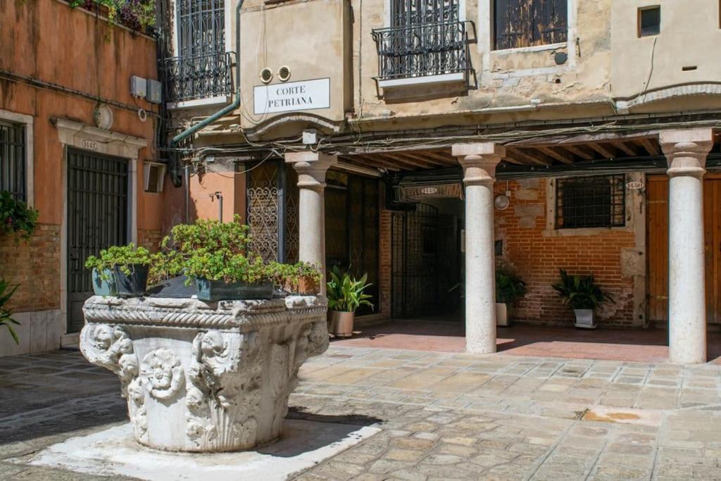 Residence Alma - Rialto Bridge Венеція Екстер'єр фото